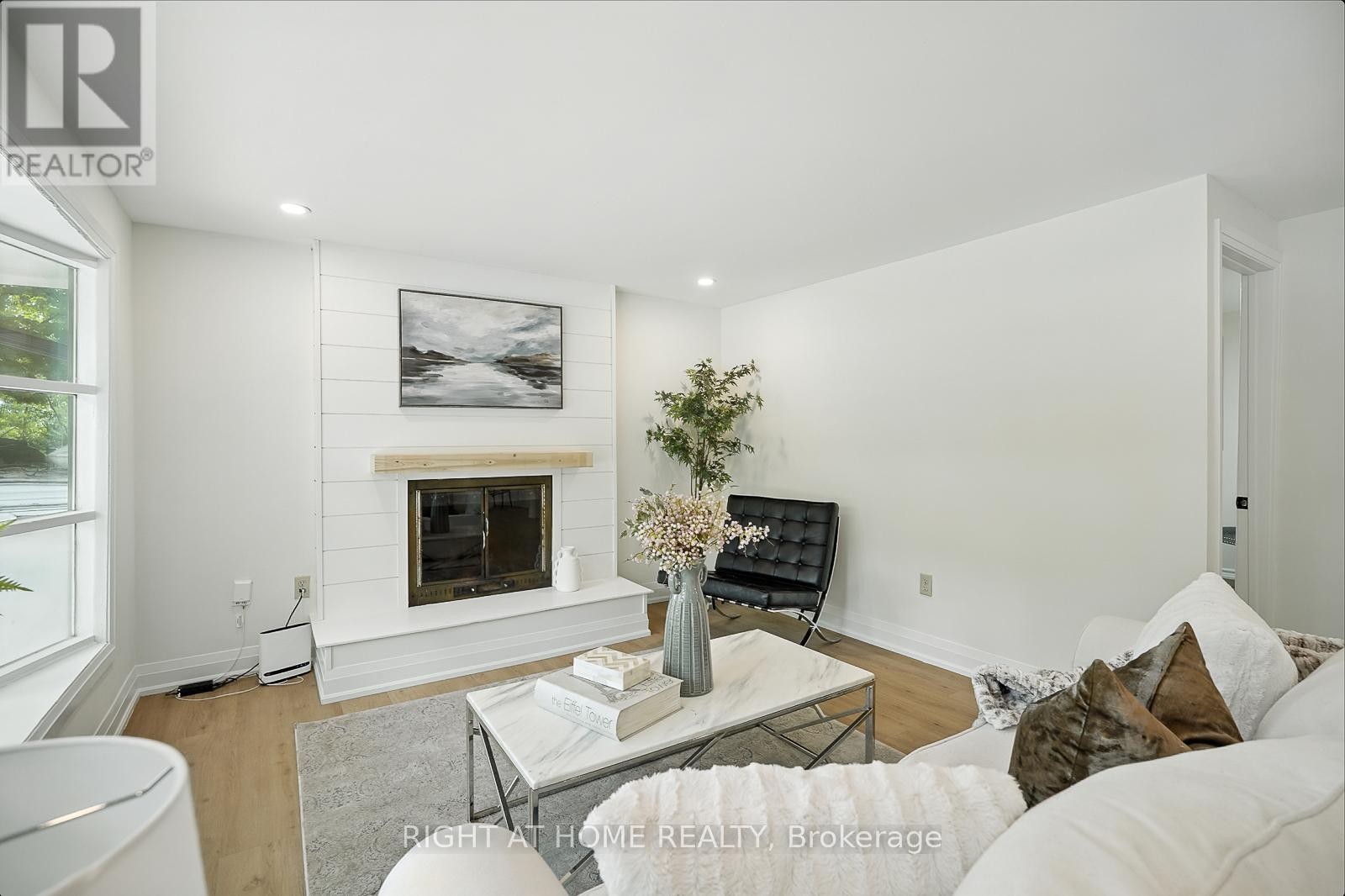 












29 NIDA DRIVE

,
Tiny,




Ontario
L9M0B3

