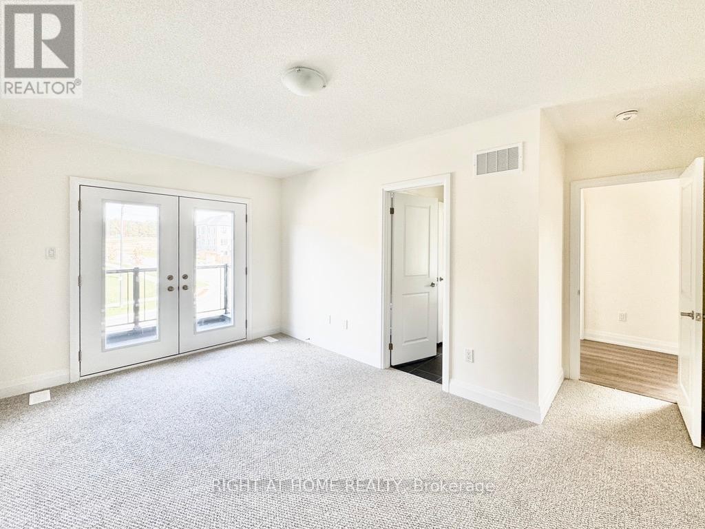 












UPPER - 70 BEARBERRY ROAD

,
Springwater (Midhurst),




Ontario
L9X2E1

