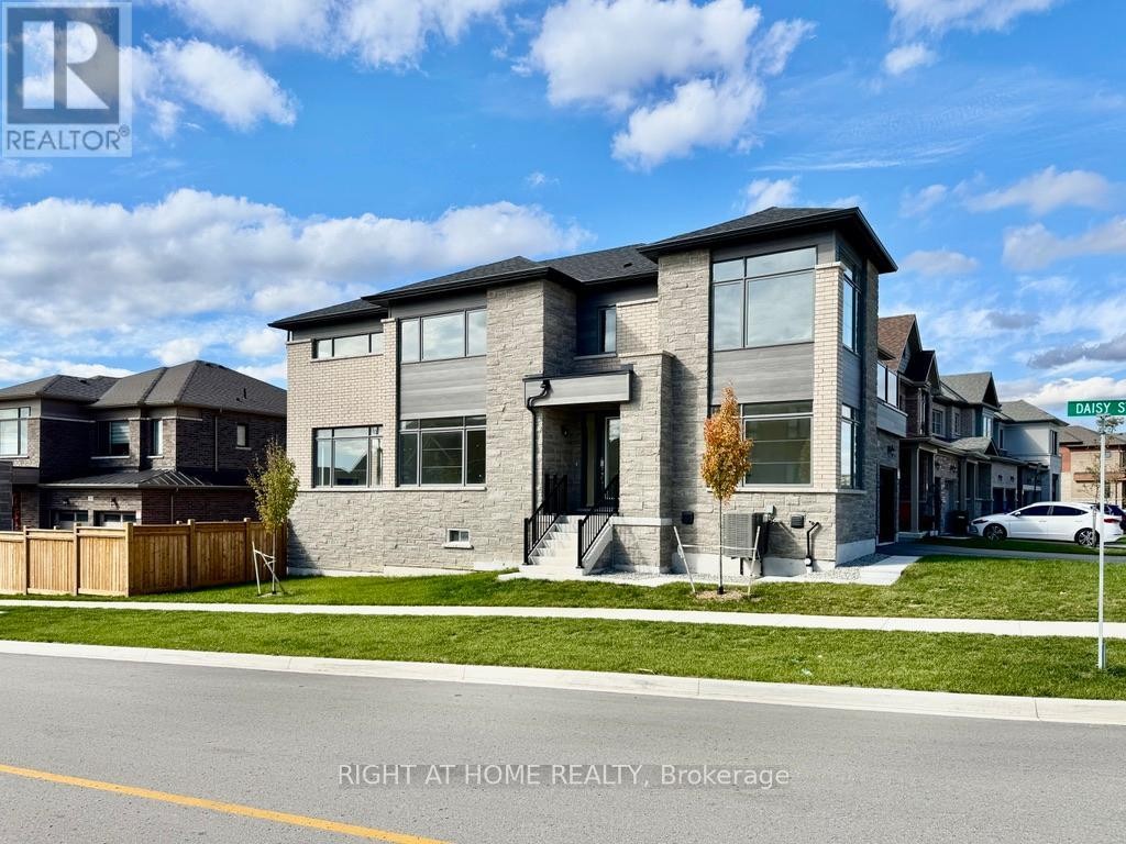 












UPPER - 70 BEARBERRY ROAD

,
Springwater (Midhurst),




Ontario
L9X2E1

