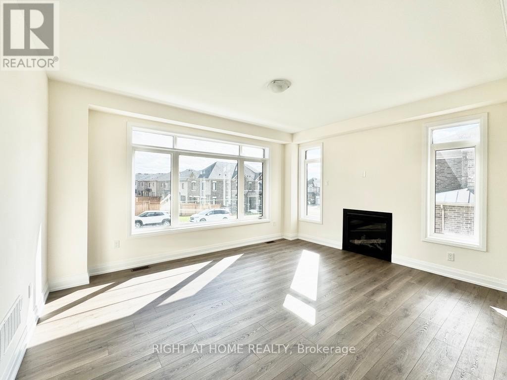 












UPPER - 70 BEARBERRY ROAD

,
Springwater (Midhurst),




Ontario
L9X2E1

