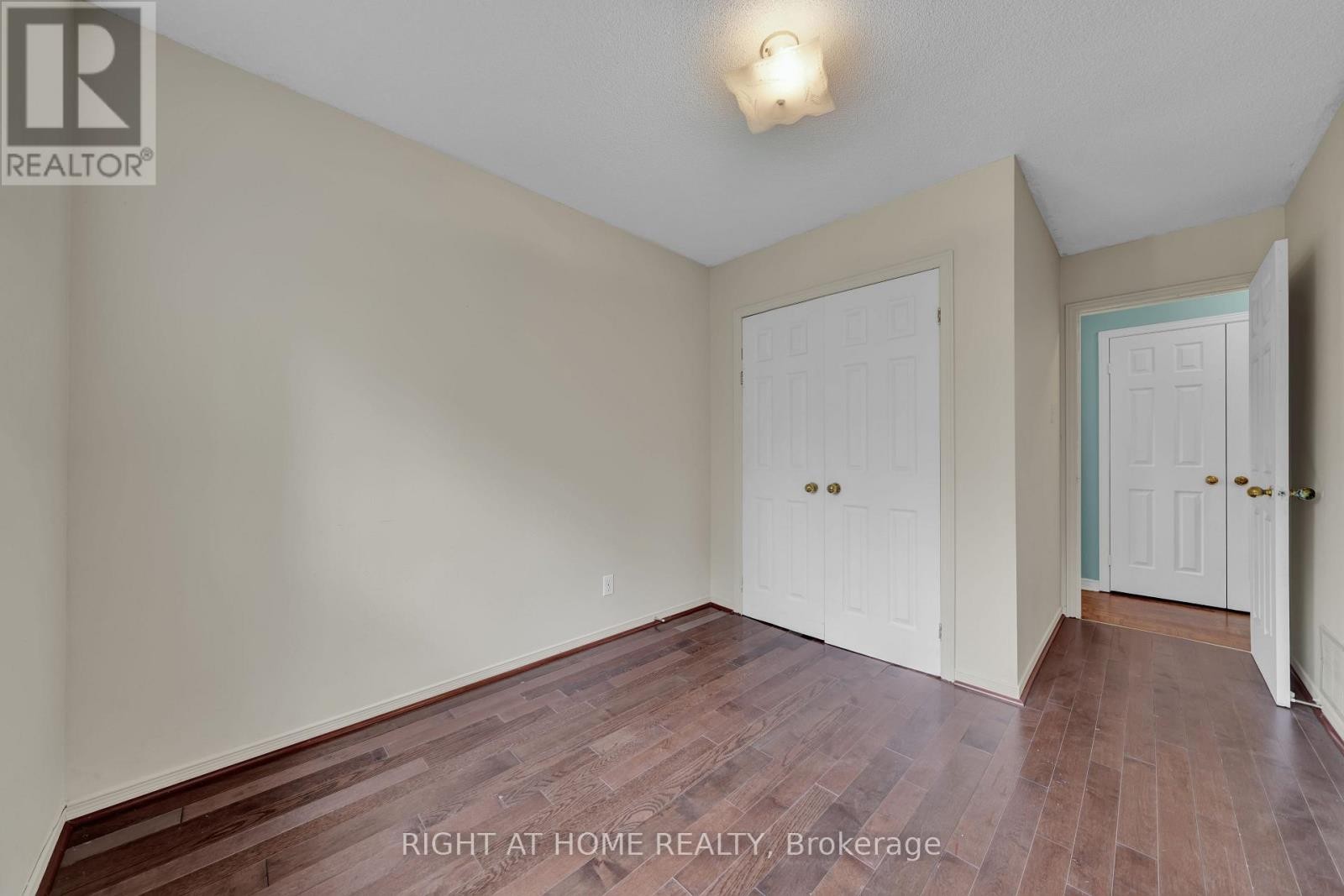 












138 45TH STREET N

,
Wasaga Beach,




Ontario
L9Z1Z2

