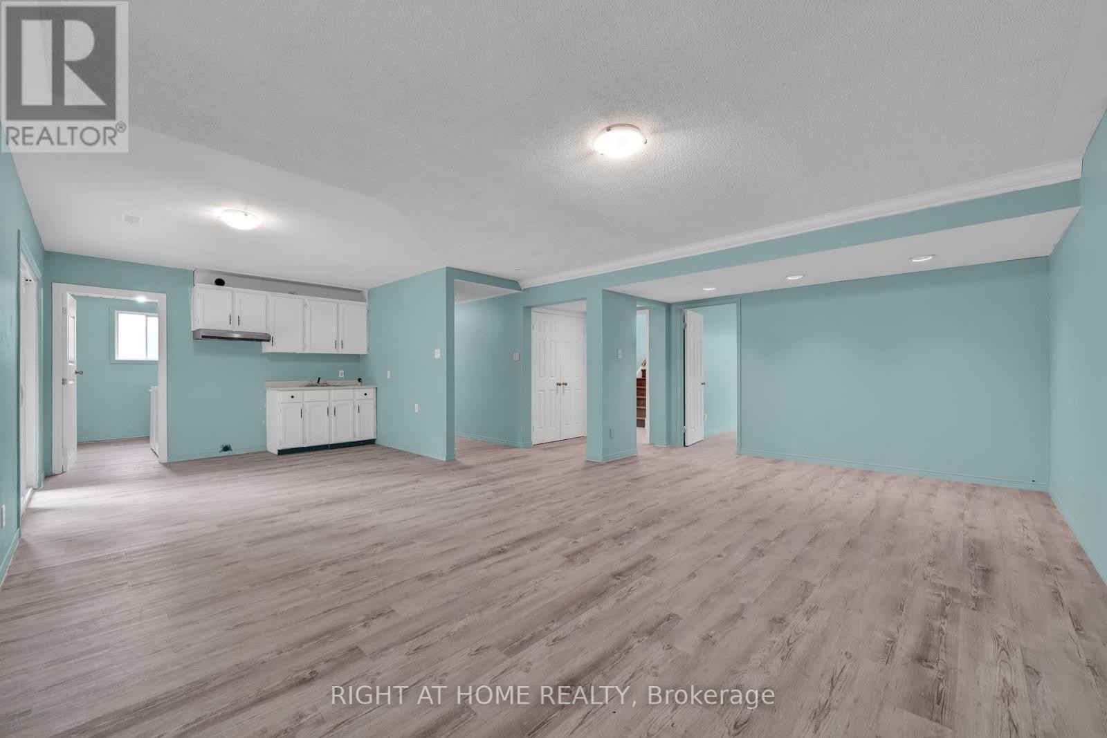 












138 45TH STREET N

,
Wasaga Beach,




Ontario
L9Z1Z2

