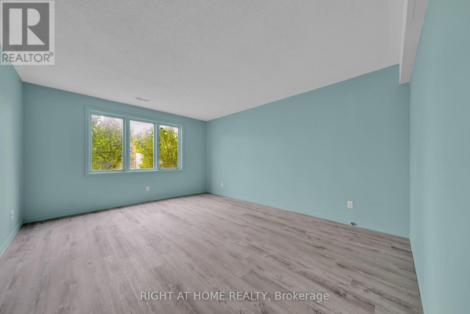 












138 45TH STREET N

,
Wasaga Beach,




Ontario
L9Z1Z2

