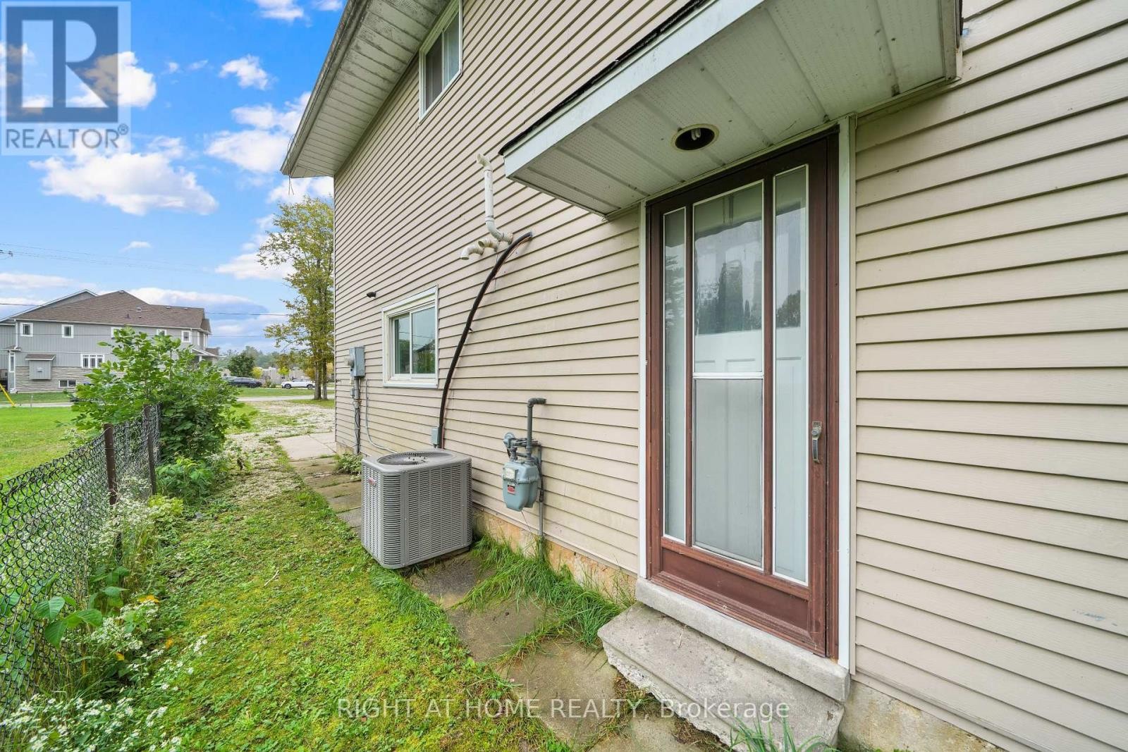 












138 45TH STREET N

,
Wasaga Beach,




Ontario
L9Z1Z2

