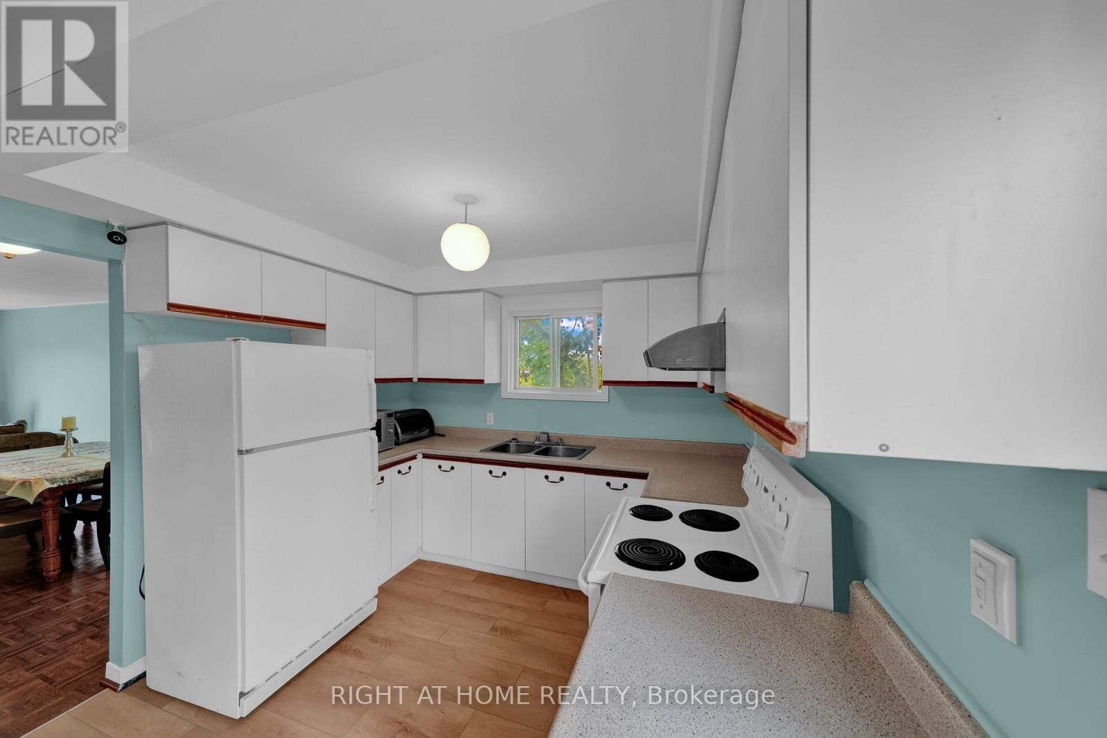 












138 45TH STREET N

,
Wasaga Beach,




Ontario
L9Z1Z2

