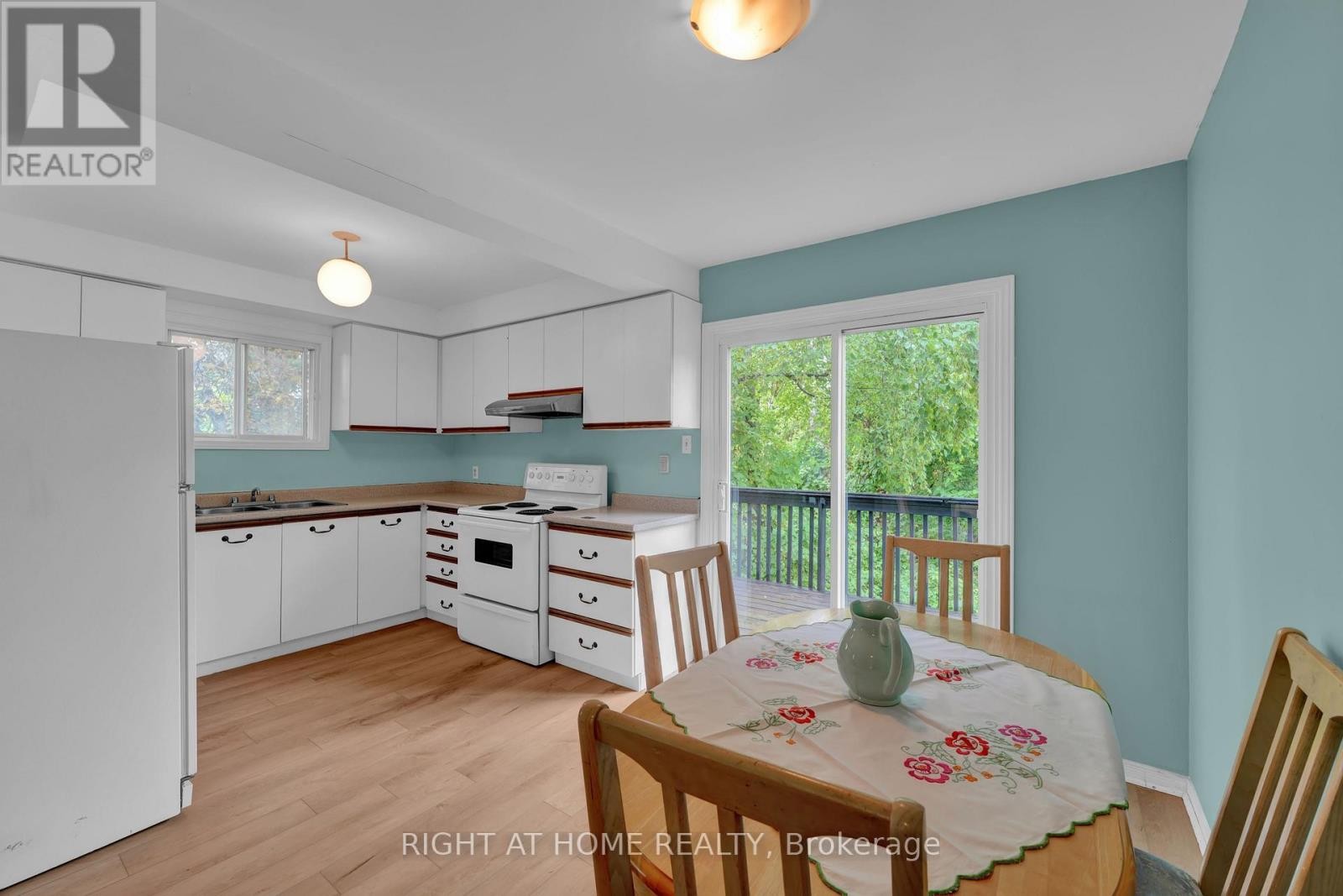 












138 45TH STREET N

,
Wasaga Beach,




Ontario
L9Z1Z2

