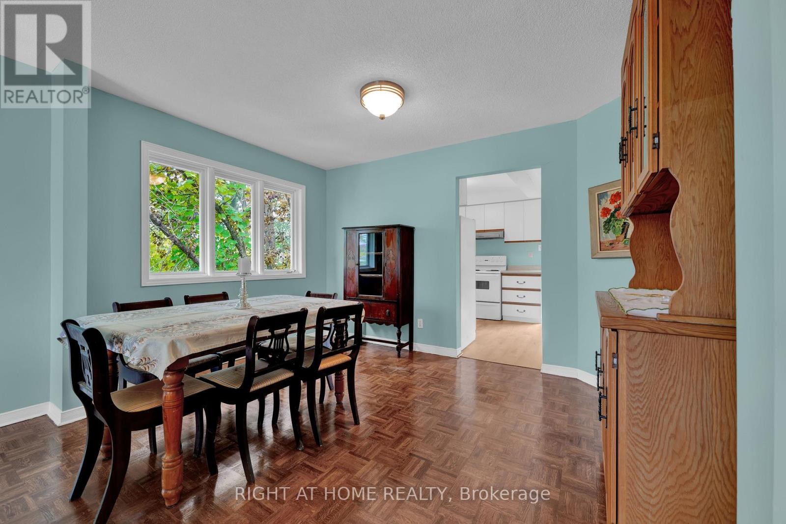 












138 45TH STREET N

,
Wasaga Beach,




Ontario
L9Z1Z2

