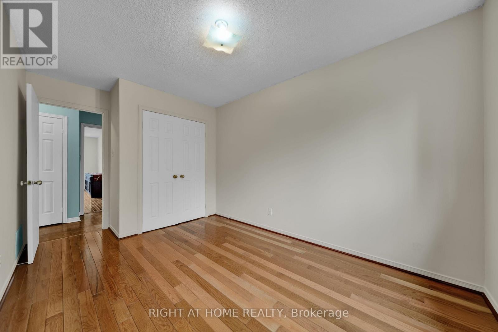 












138 45TH STREET N

,
Wasaga Beach,




Ontario
L9Z1Z2

