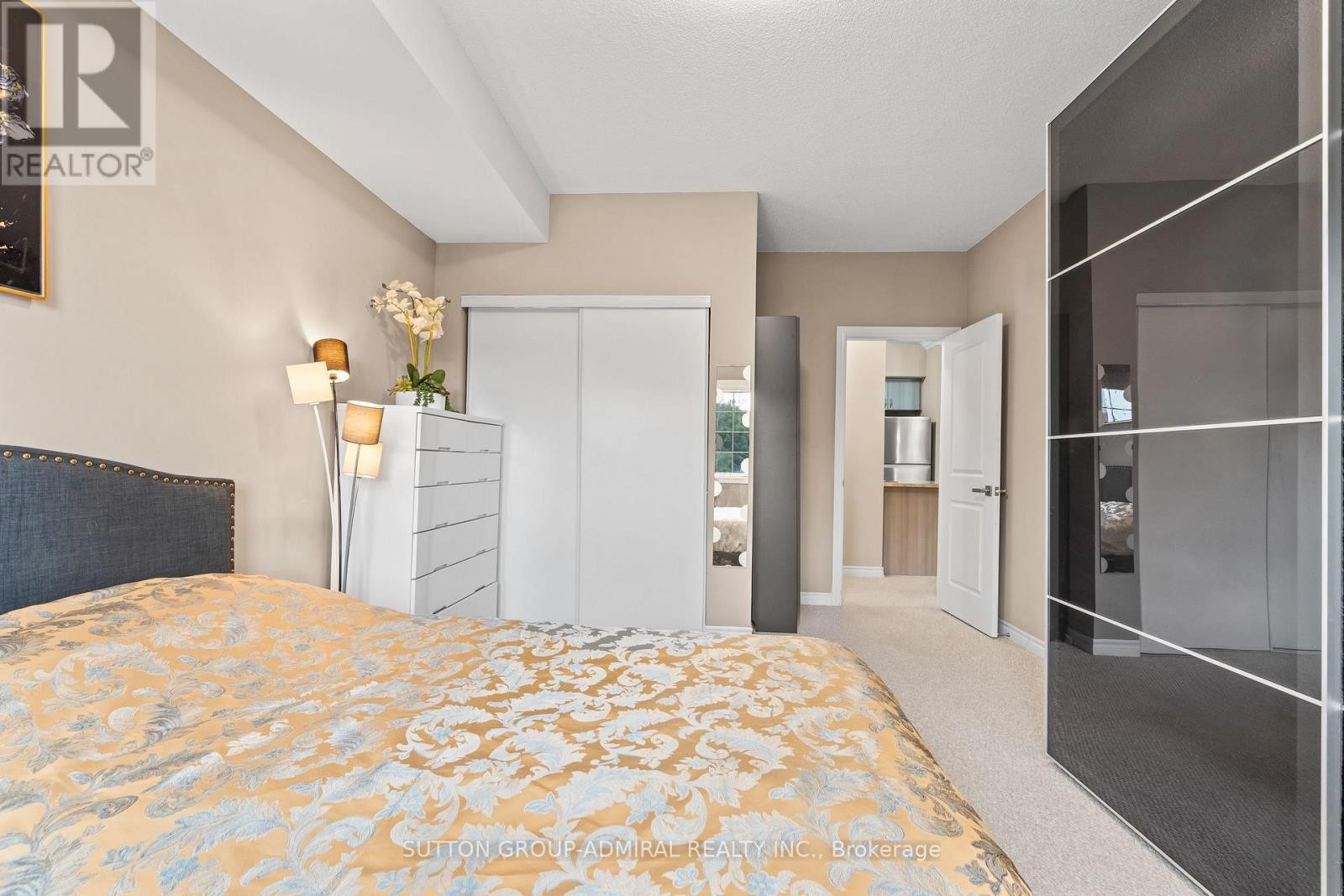 












303 - 7 GREENWICH STREET

,
Barrie (Ardagh),




Ontario
L4N7Y8

