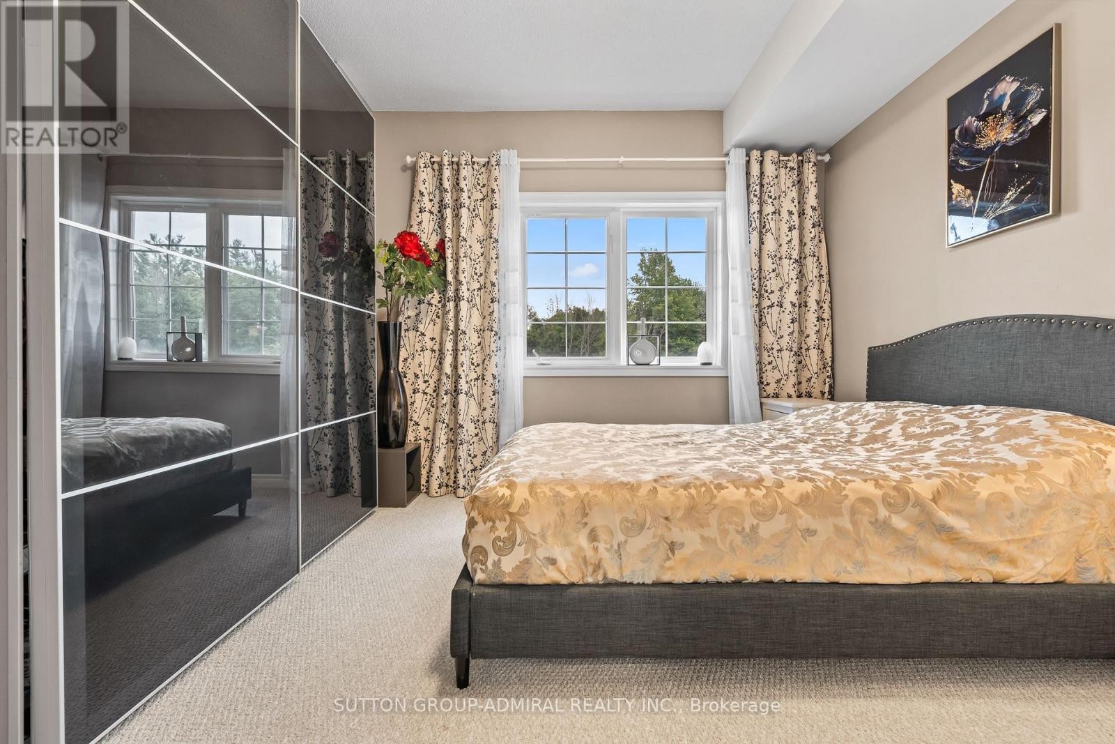 












303 - 7 GREENWICH STREET

,
Barrie (Ardagh),




Ontario
L4N7Y8

