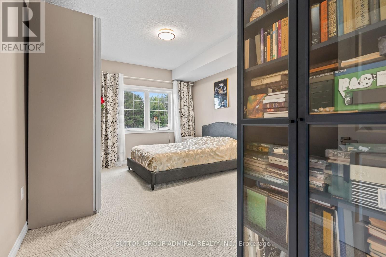 












303 - 7 GREENWICH STREET

,
Barrie (Ardagh),




Ontario
L4N7Y8

