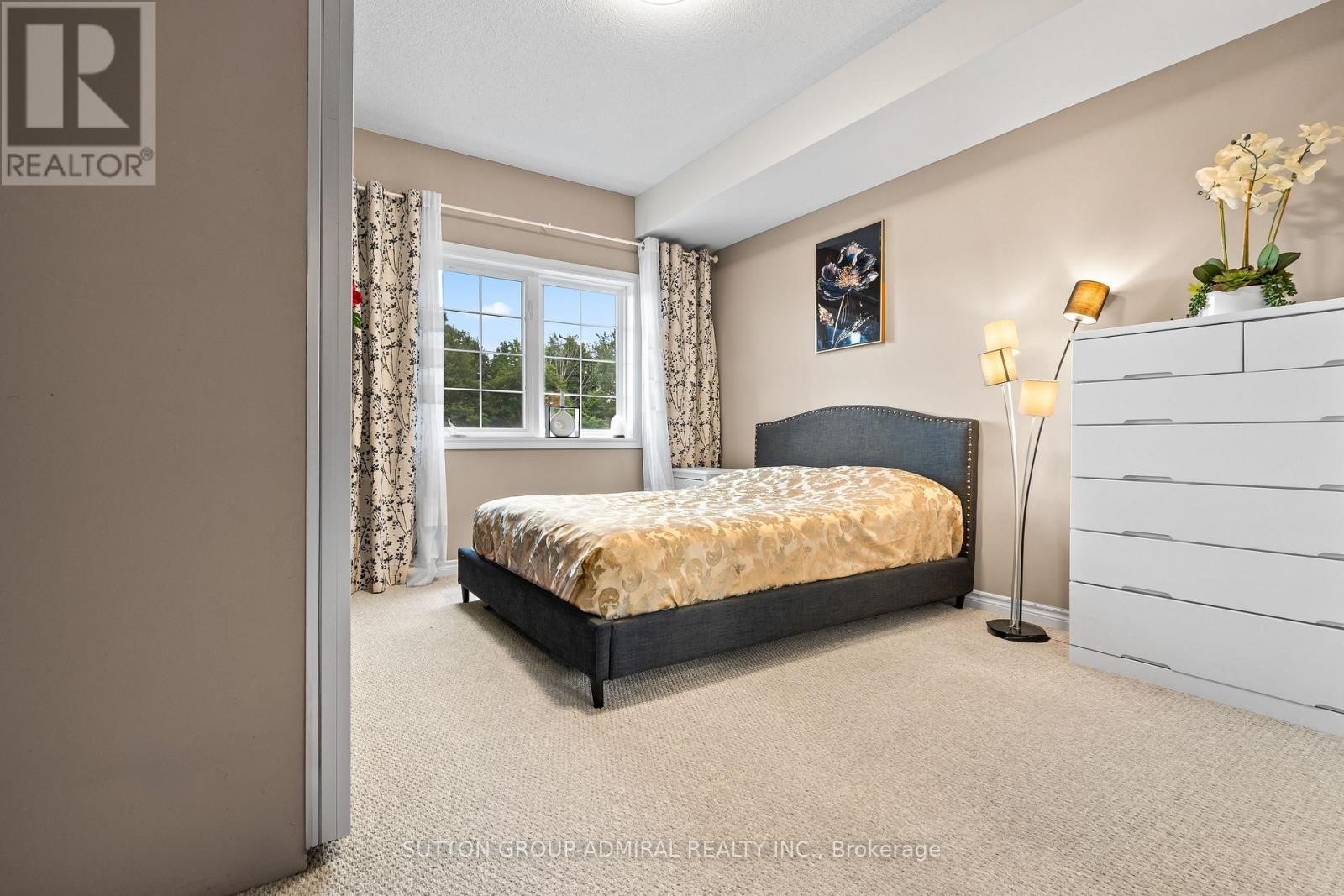 












303 - 7 GREENWICH STREET

,
Barrie (Ardagh),




Ontario
L4N7Y8

