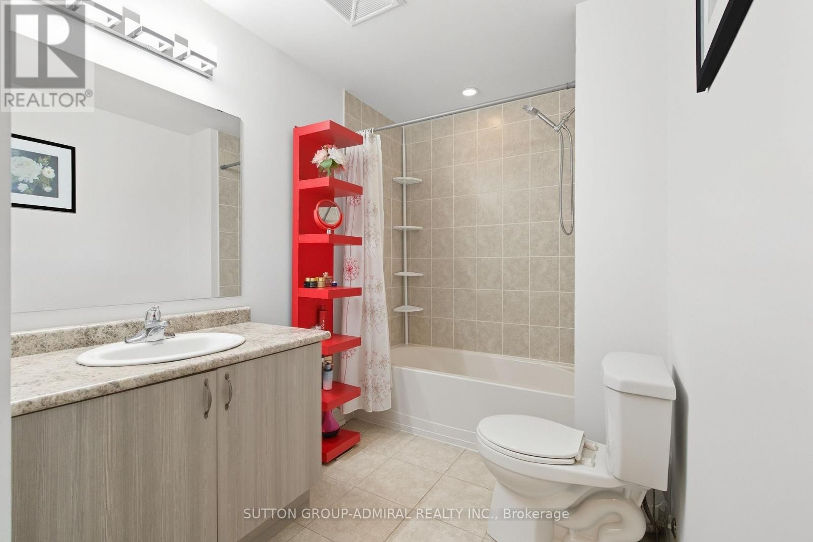 












303 - 7 GREENWICH STREET

,
Barrie (Ardagh),




Ontario
L4N7Y8

