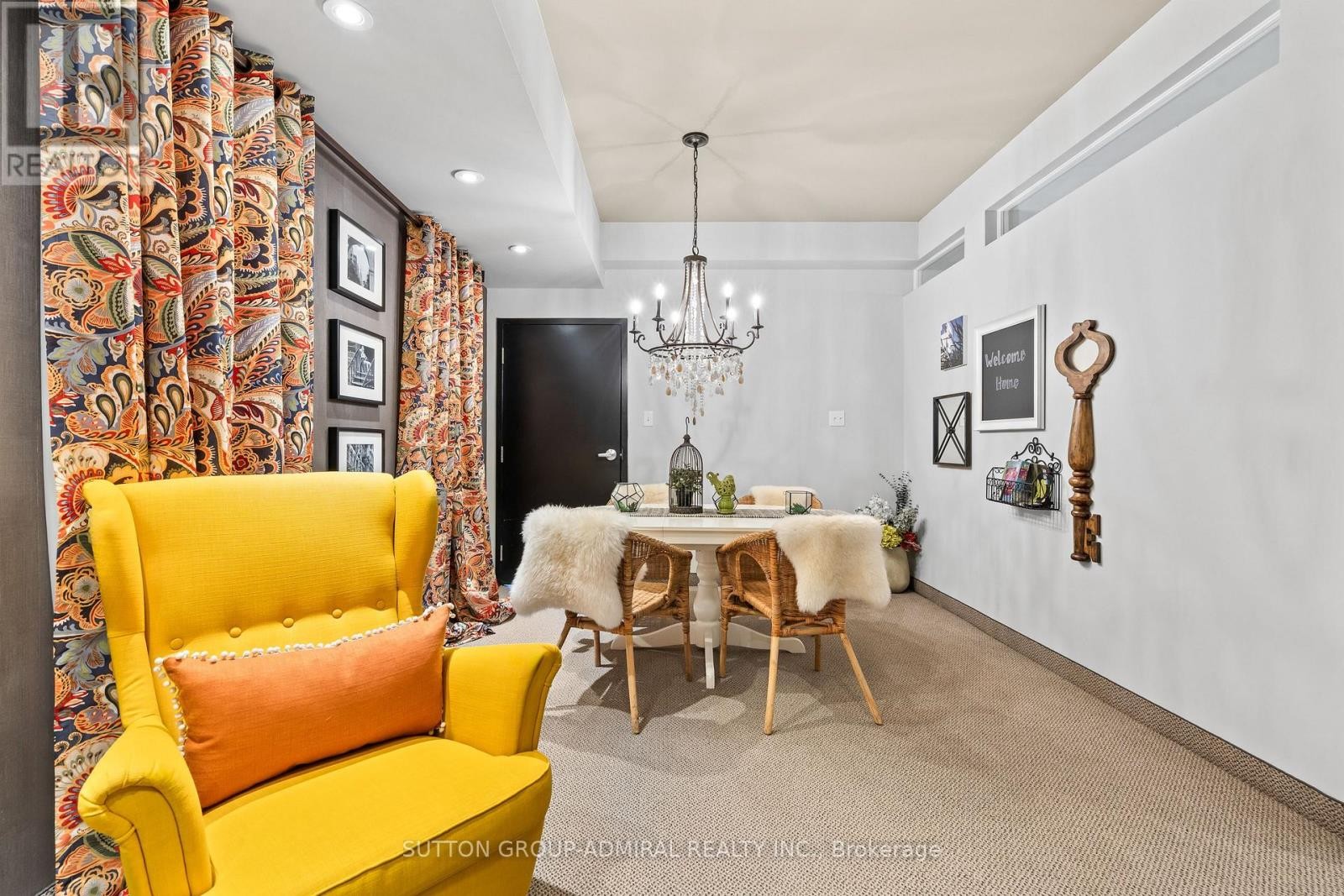 












303 - 7 GREENWICH STREET

,
Barrie (Ardagh),




Ontario
L4N7Y8

