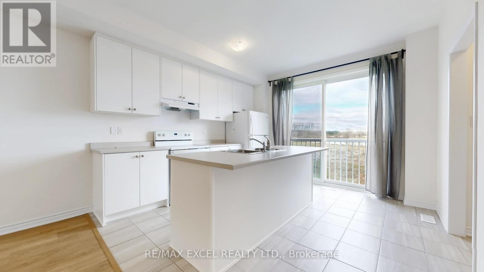 












84 SANDHILL CRANE DRIVE

,
Wasaga Beach,




Ontario
L9Z0K4

