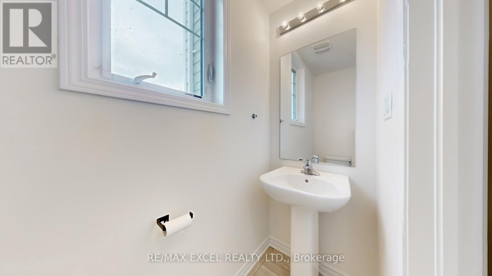 












84 SANDHILL CRANE DRIVE

,
Wasaga Beach,




Ontario
L9Z0K4

