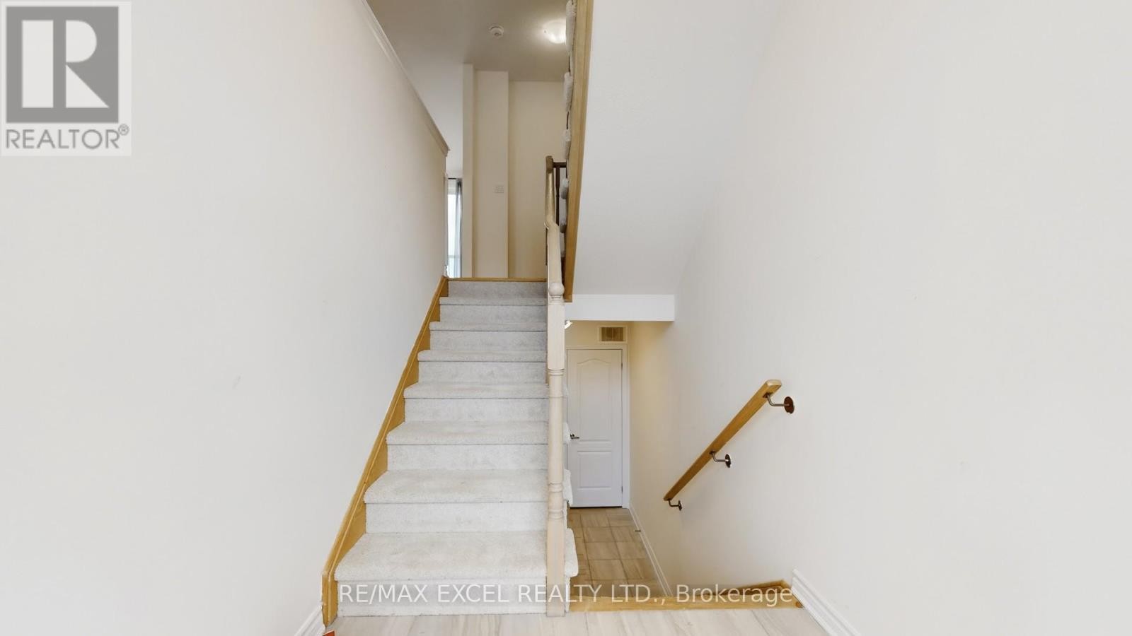 












84 SANDHILL CRANE DRIVE

,
Wasaga Beach,




Ontario
L9Z0K4

