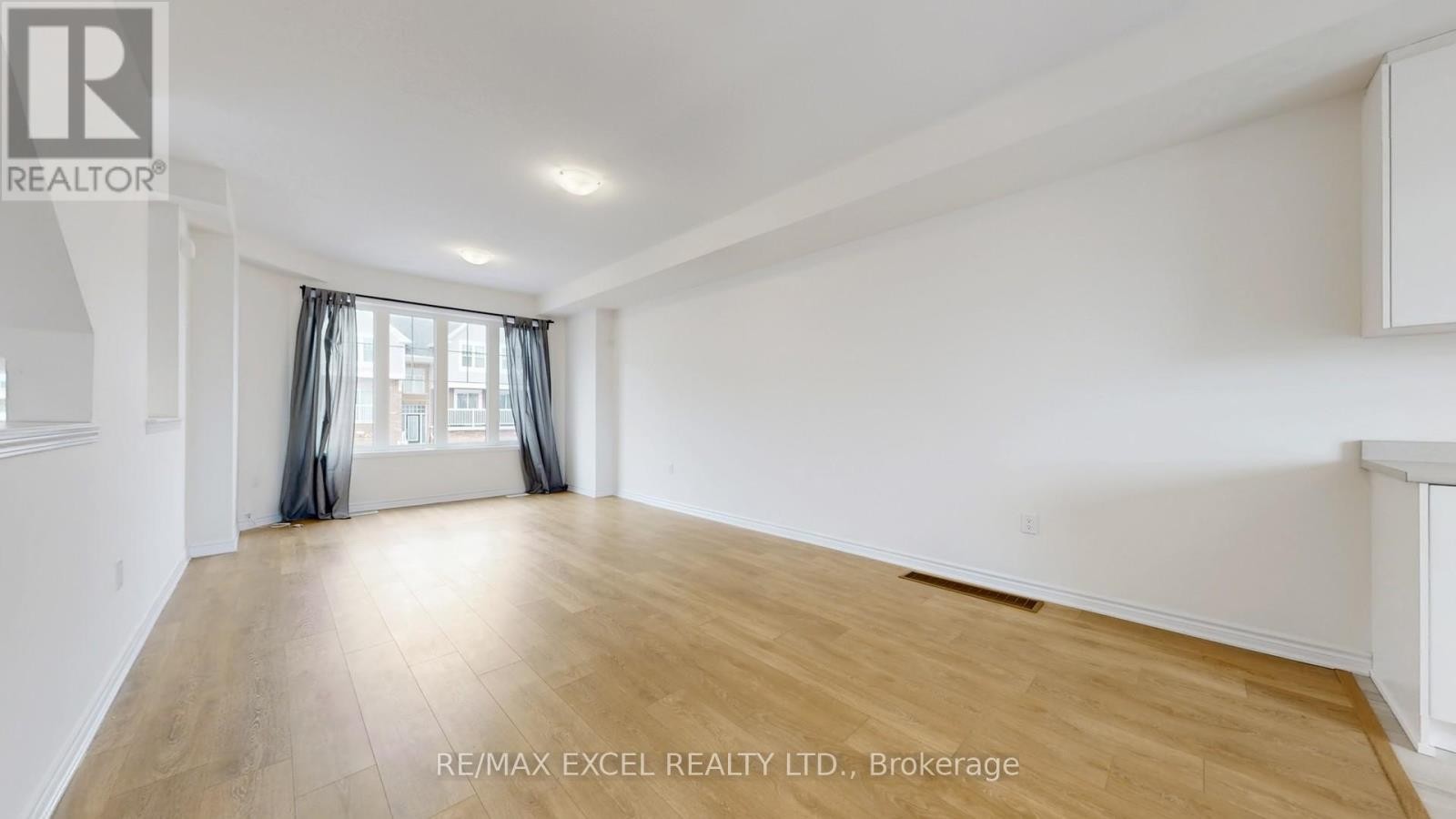 












84 SANDHILL CRANE DRIVE

,
Wasaga Beach,




Ontario
L9Z0K4

