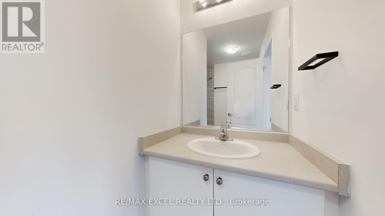 












84 SANDHILL CRANE DRIVE

,
Wasaga Beach,




Ontario
L9Z0K4

