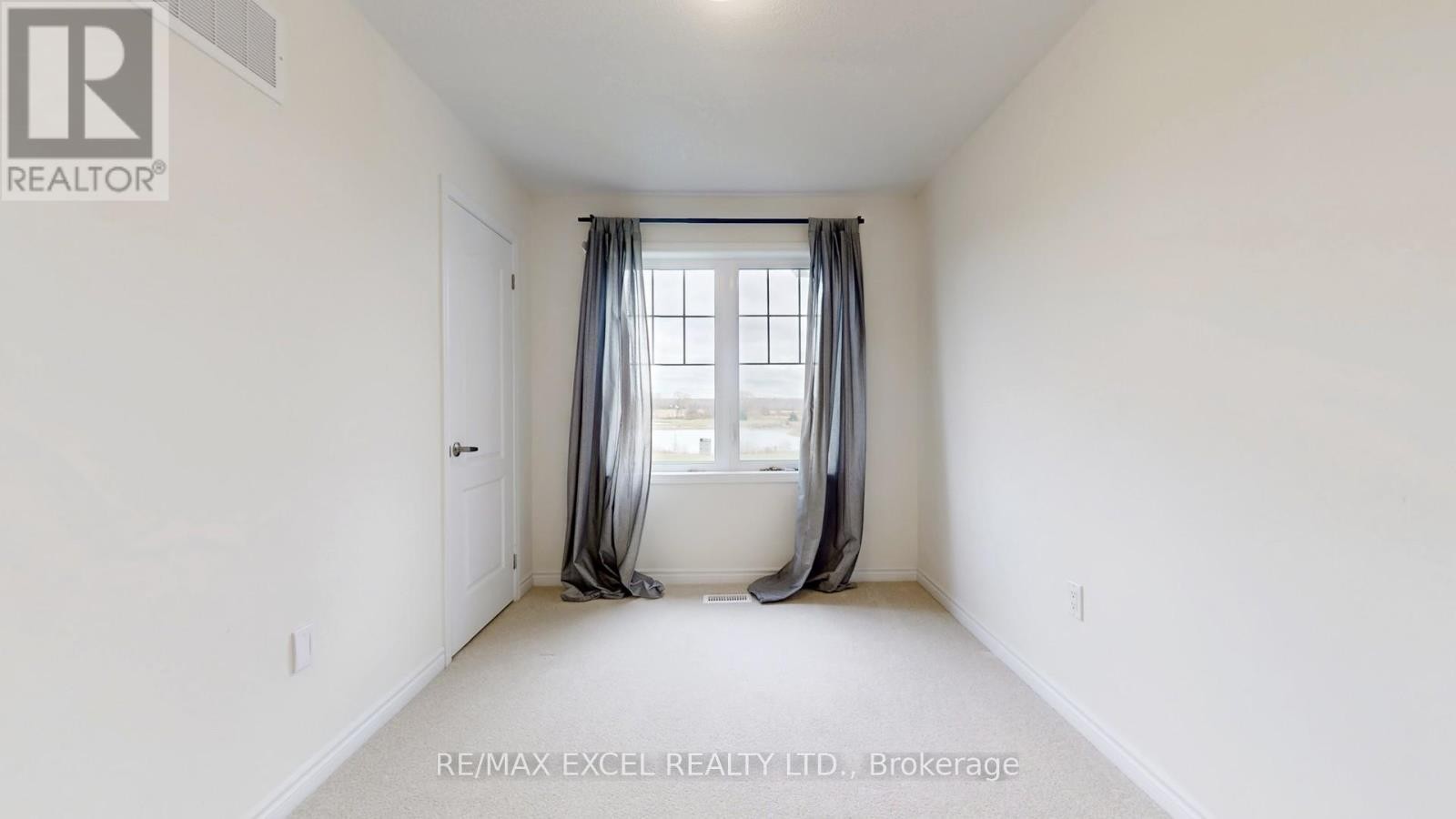 












84 SANDHILL CRANE DRIVE

,
Wasaga Beach,




Ontario
L9Z0K4

