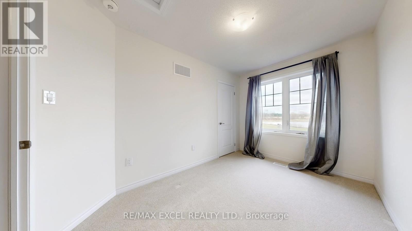 












84 SANDHILL CRANE DRIVE

,
Wasaga Beach,




Ontario
L9Z0K4

