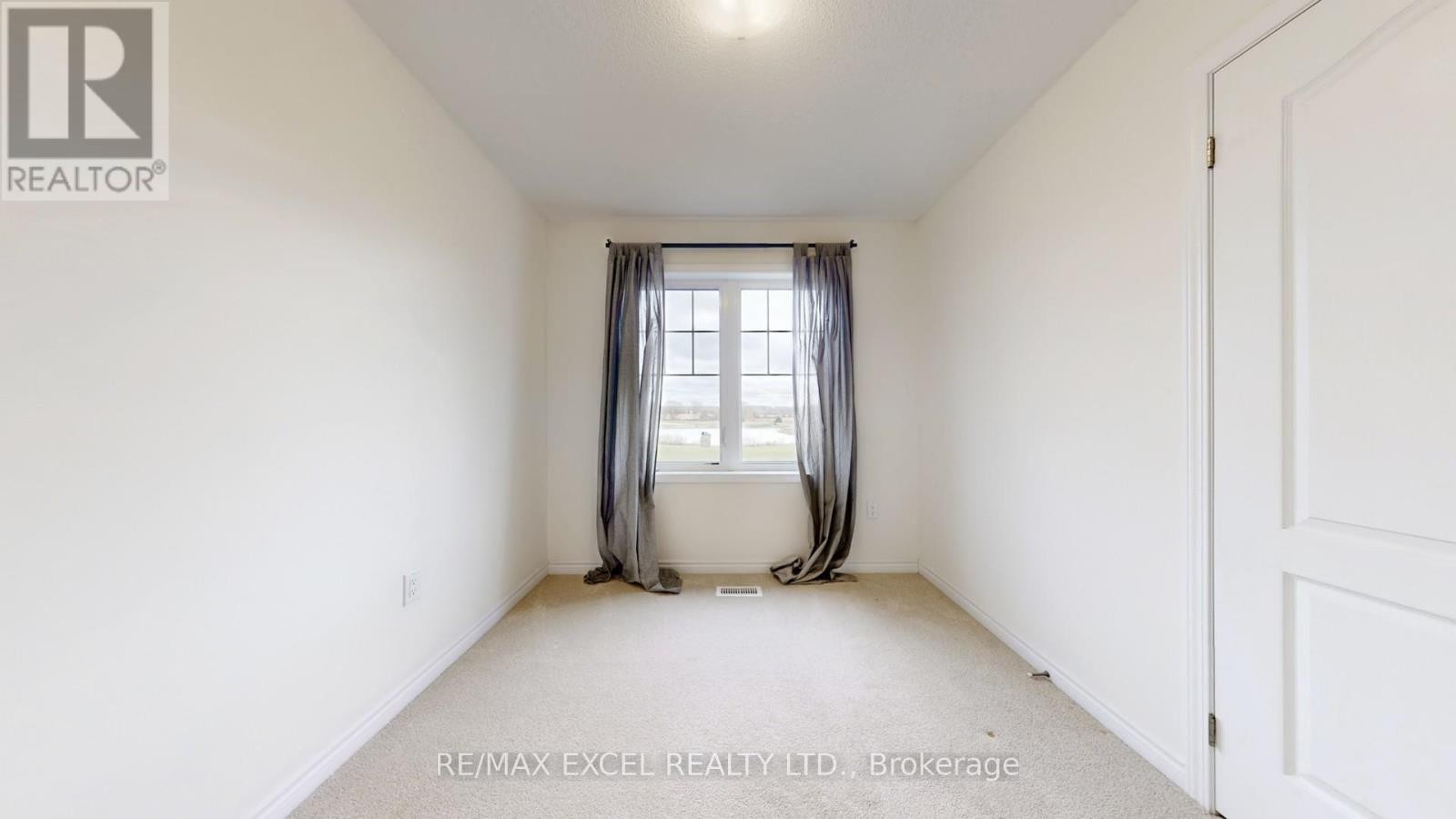 












84 SANDHILL CRANE DRIVE

,
Wasaga Beach,




Ontario
L9Z0K4

