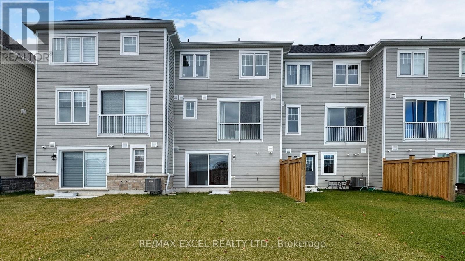 












84 SANDHILL CRANE DRIVE

,
Wasaga Beach,




Ontario
L9Z0K4

