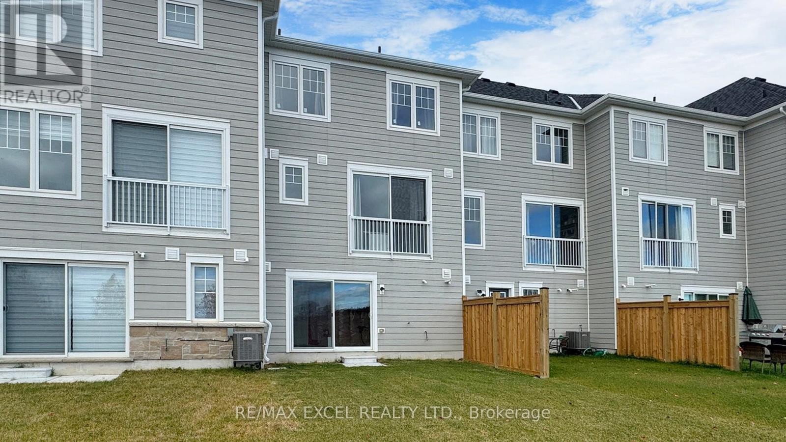 












84 SANDHILL CRANE DRIVE

,
Wasaga Beach,




Ontario
L9Z0K4

