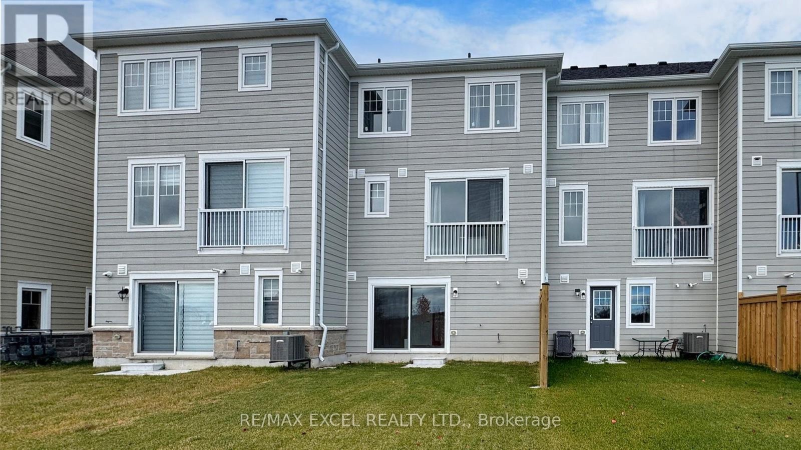 












84 SANDHILL CRANE DRIVE

,
Wasaga Beach,




Ontario
L9Z0K4

