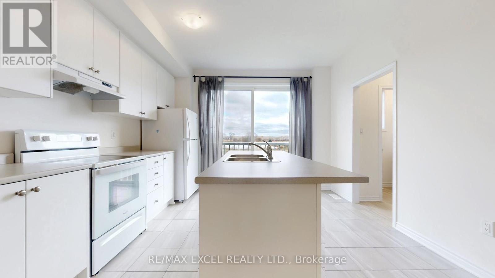 












84 SANDHILL CRANE DRIVE

,
Wasaga Beach,




Ontario
L9Z0K4

