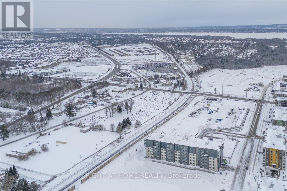 












302 - 15 KNEESHAW DRIVE S

,
Barrie,




Ontario
L9J0X9

