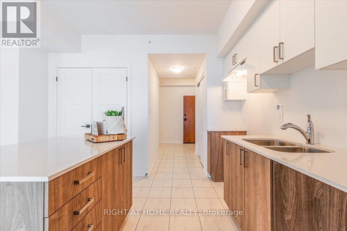 












302 - 15 KNEESHAW DRIVE S

,
Barrie,




Ontario
L9J0X9

