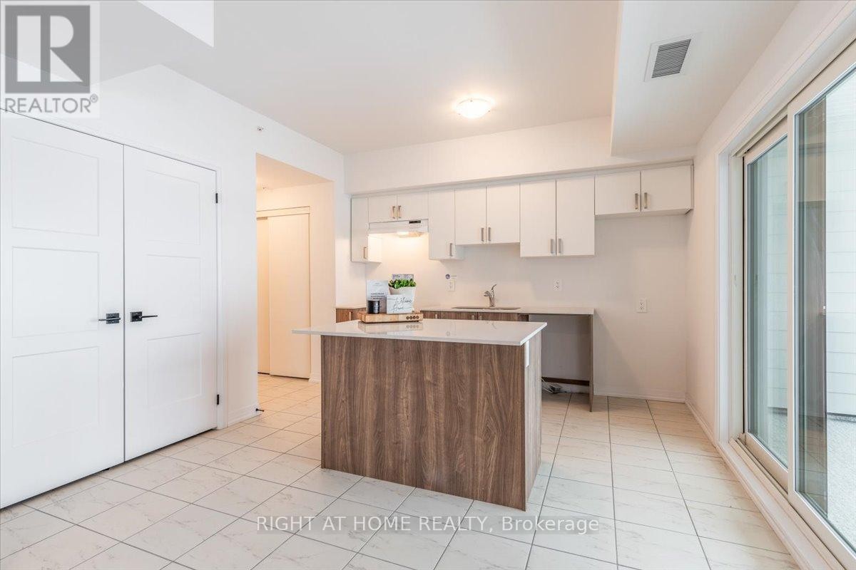 












302 - 15 KNEESHAW DRIVE S

,
Barrie,




Ontario
L9J0X9

