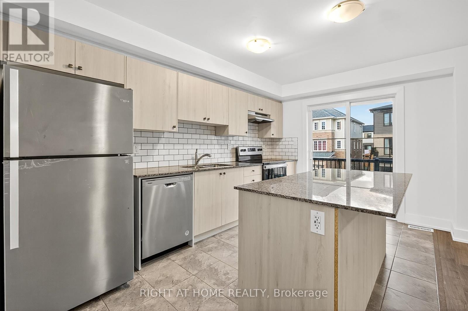 












29 WAGON LANE

,
Barrie,




Ontario
L9J0V4

