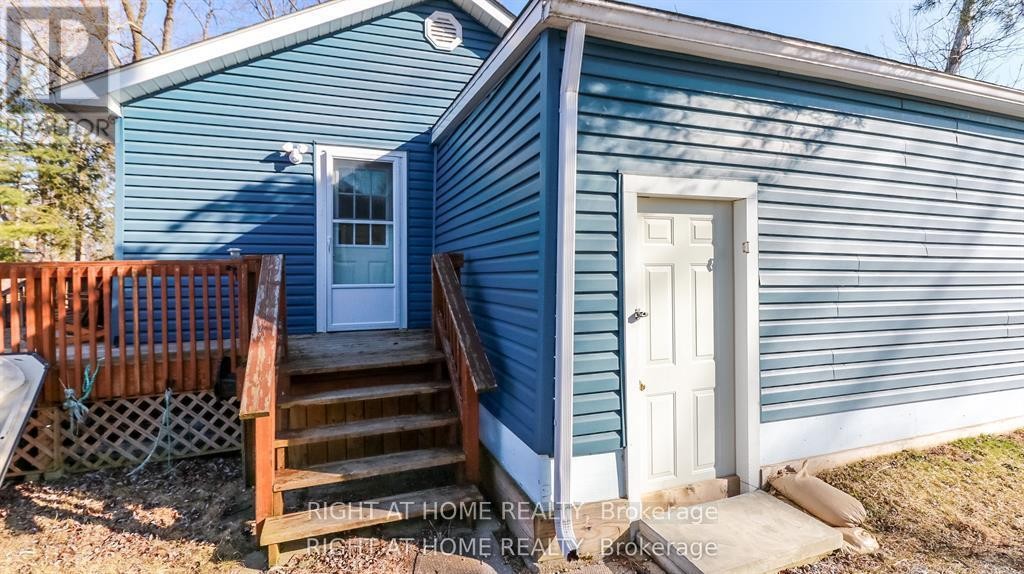 












20 LONG POINT ROAD

,
Tay,




Ontario
L0K2C0

