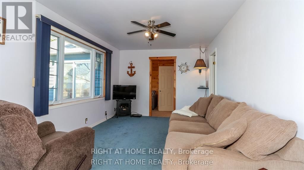 












20 LONG POINT ROAD

,
Tay,




Ontario
L0K2C0

