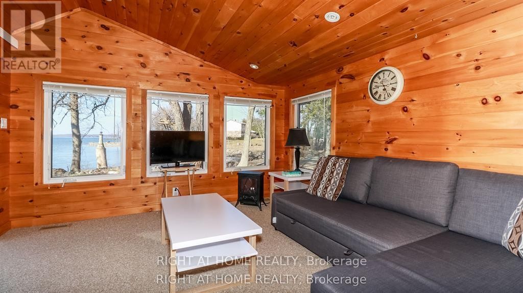 












20 LONG POINT ROAD

,
Tay,




Ontario
L0K2C0

