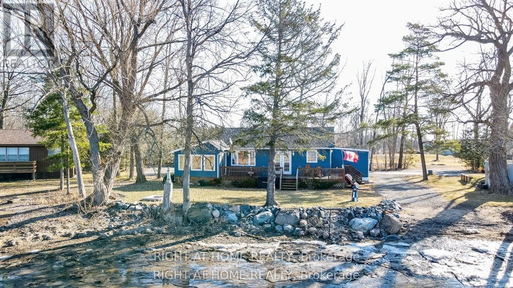 












20 LONG POINT ROAD

,
Tay,




Ontario
L0K2C0

