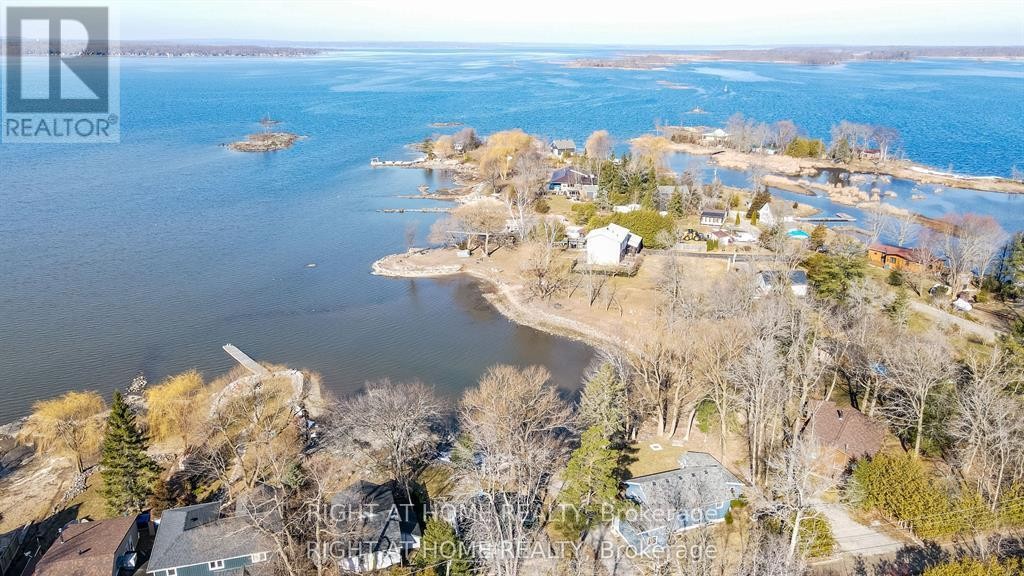 












20 LONG POINT ROAD

,
Tay,




Ontario
L0K2C0

