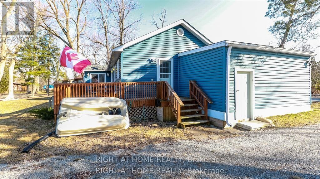 












20 LONG POINT ROAD

,
Tay,




Ontario
L0K2C0

