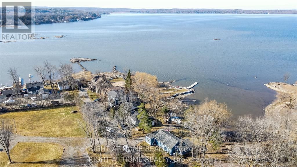 












20 LONG POINT ROAD

,
Tay,




Ontario
L0K2C0

