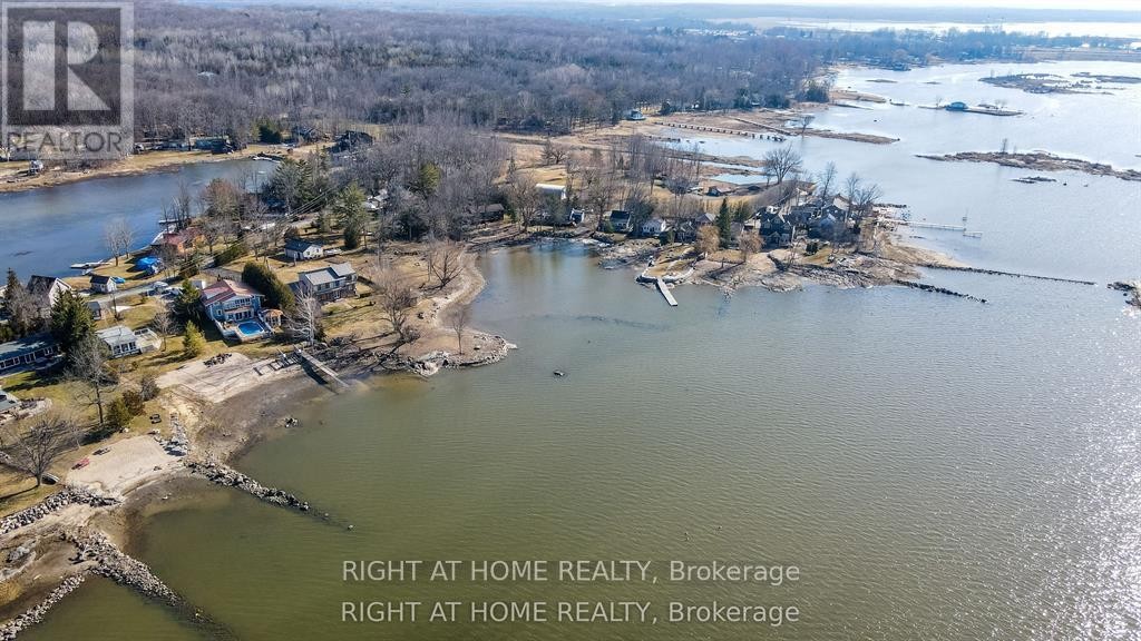 












20 LONG POINT ROAD

,
Tay,




Ontario
L0K2C0

