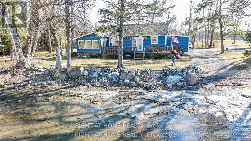 












20 LONG POINT ROAD

,
Tay,




Ontario
L0K2C0

