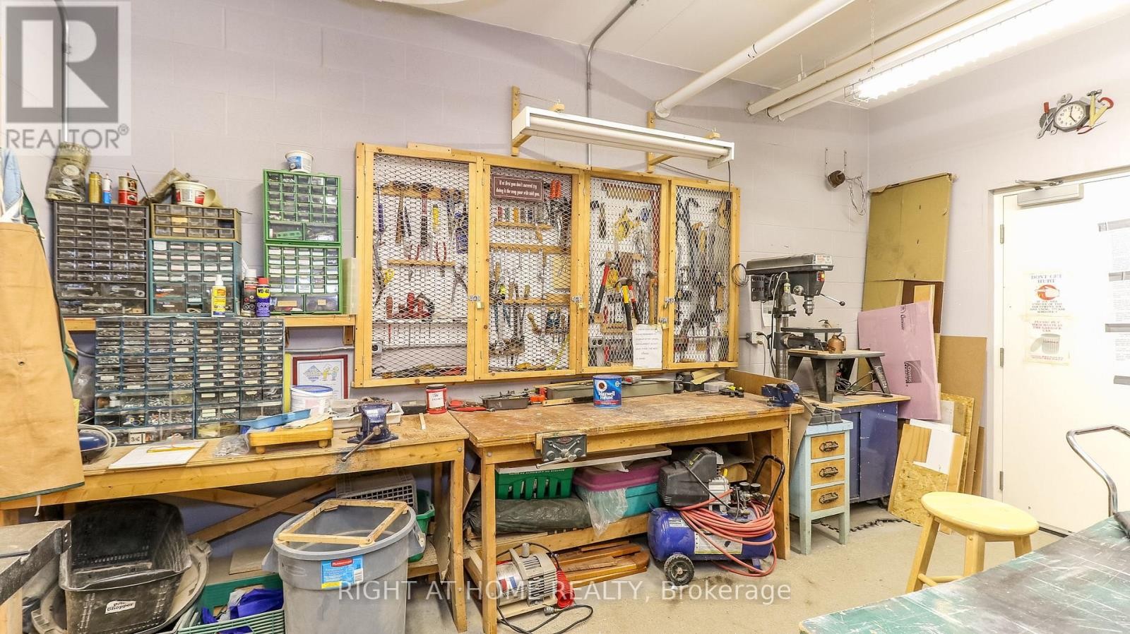 












106 - 90 DEAN AVENUE

,
Barrie (Painswick South),




Ontario
L4N0M3

