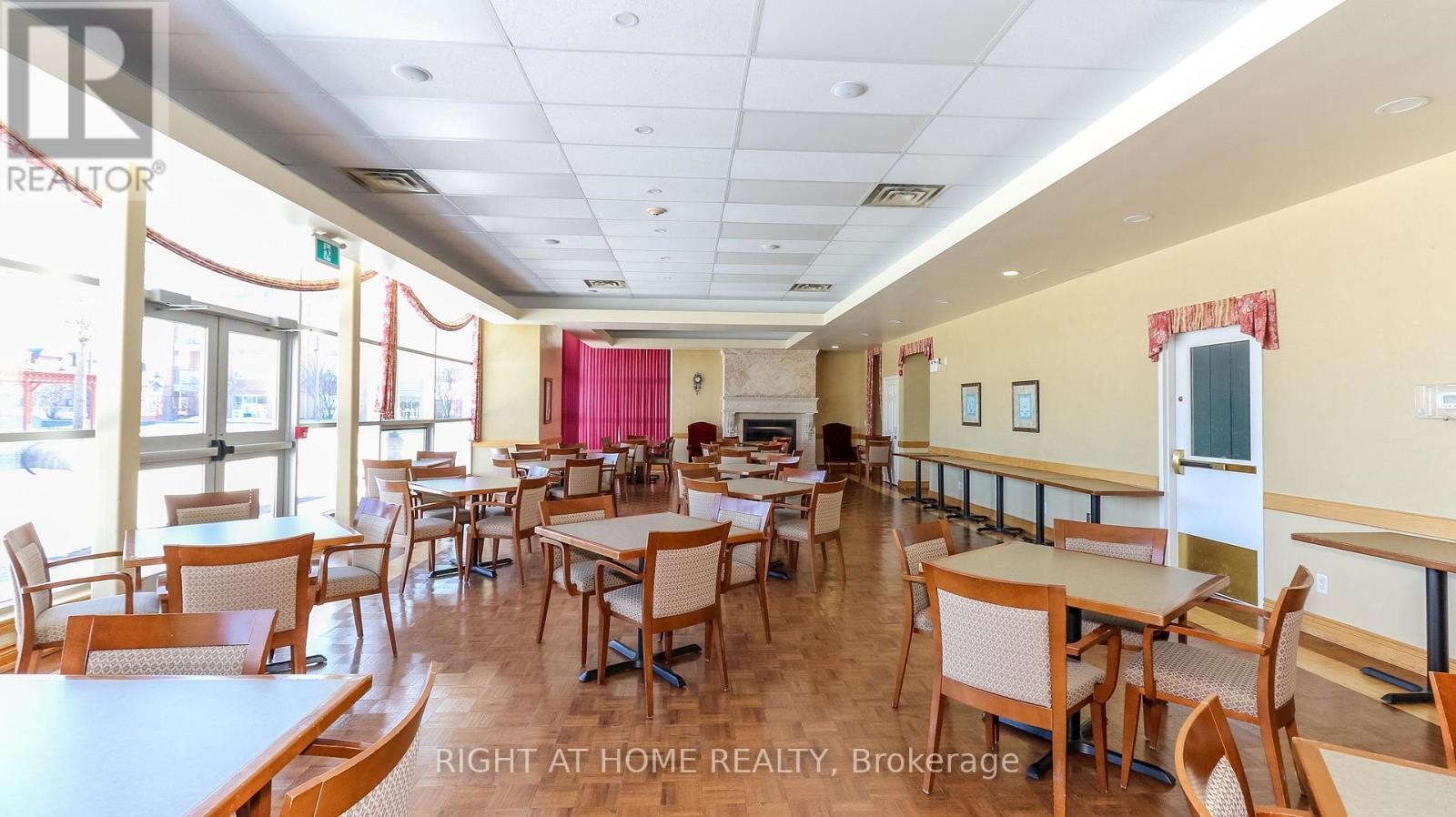 












106 - 90 DEAN AVENUE

,
Barrie (Painswick South),




Ontario
L4N0M3

