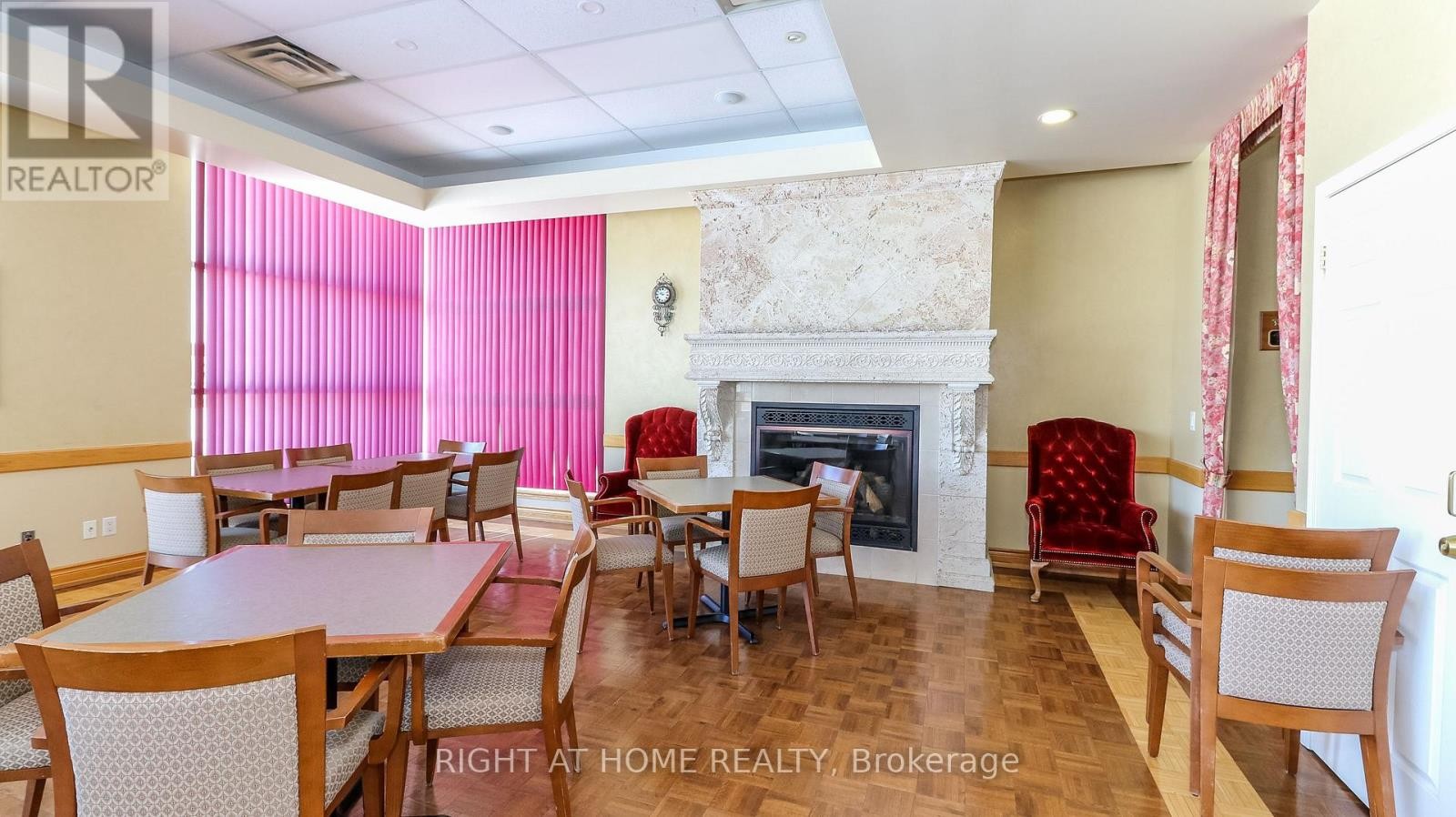 












106 - 90 DEAN AVENUE

,
Barrie (Painswick South),




Ontario
L4N0M3

