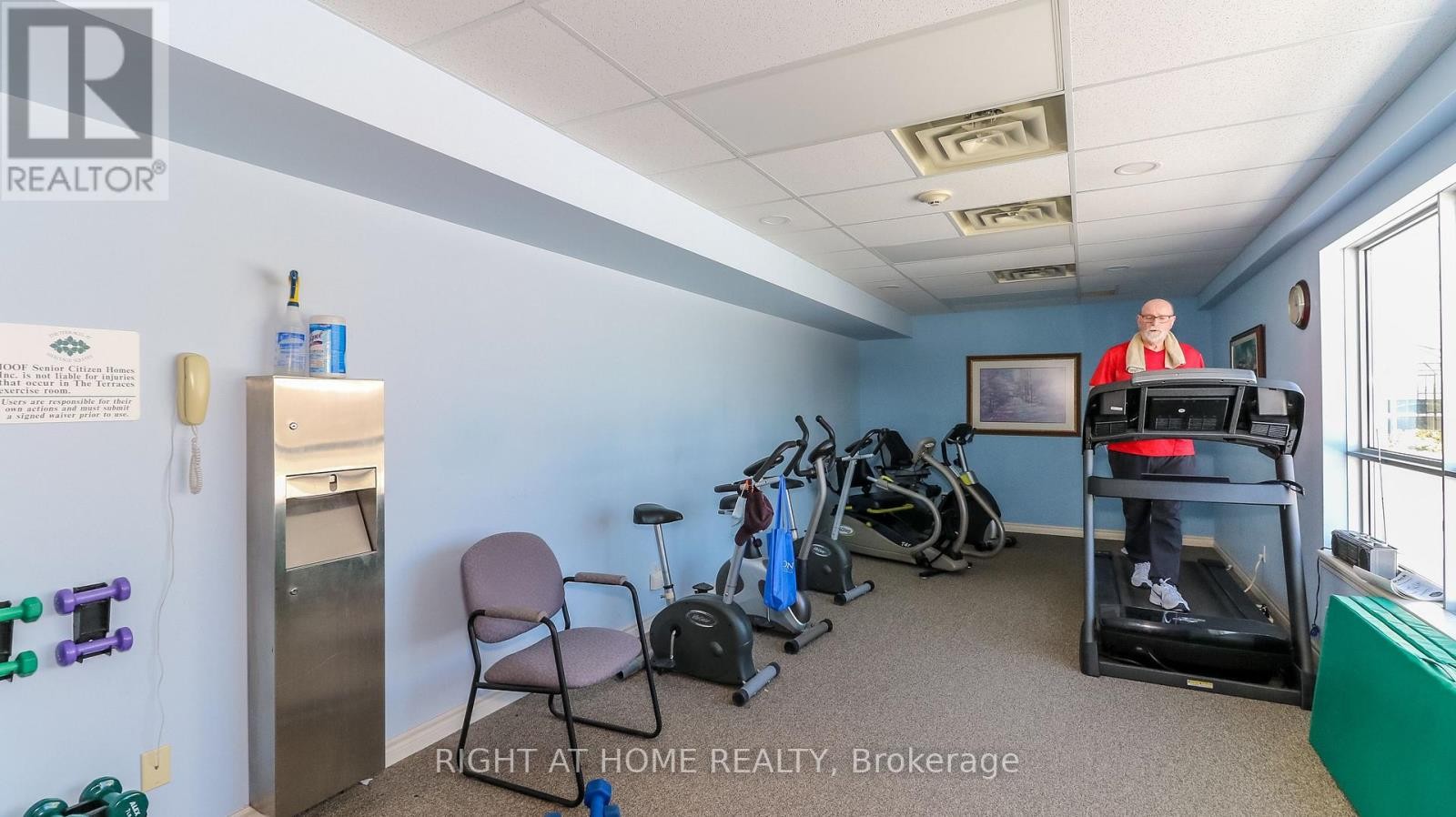 












106 - 90 DEAN AVENUE

,
Barrie (Painswick South),




Ontario
L4N0M3

