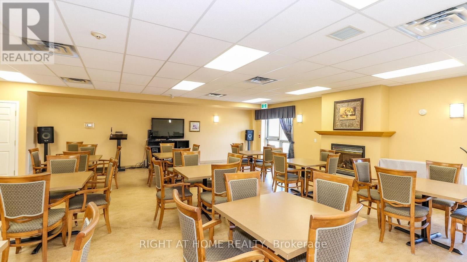 












106 - 90 DEAN AVENUE

,
Barrie (Painswick South),




Ontario
L4N0M3

