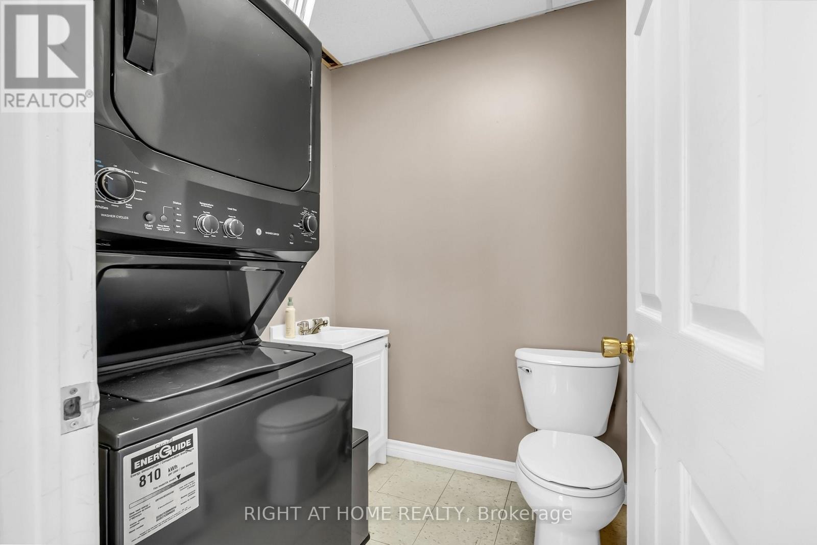 












32 MATCHEDASH STREET N

,
Orillia,




Ontario
L3V4T5

