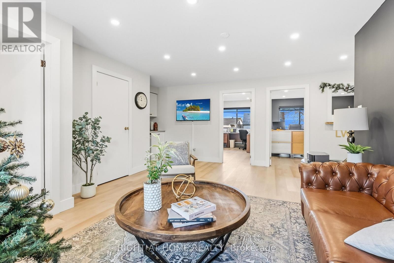 












32 MATCHEDASH STREET N

,
Orillia,




Ontario
L3V4T5

